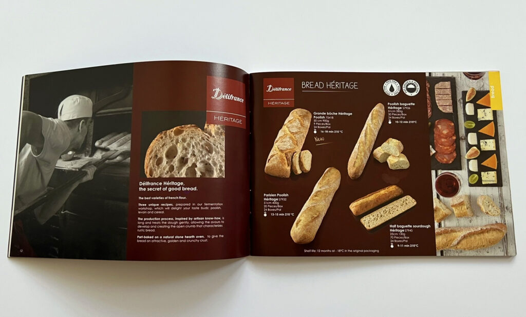 Otvoreni katalog pekarskih proizvoda sa prikazom hleba i peciva